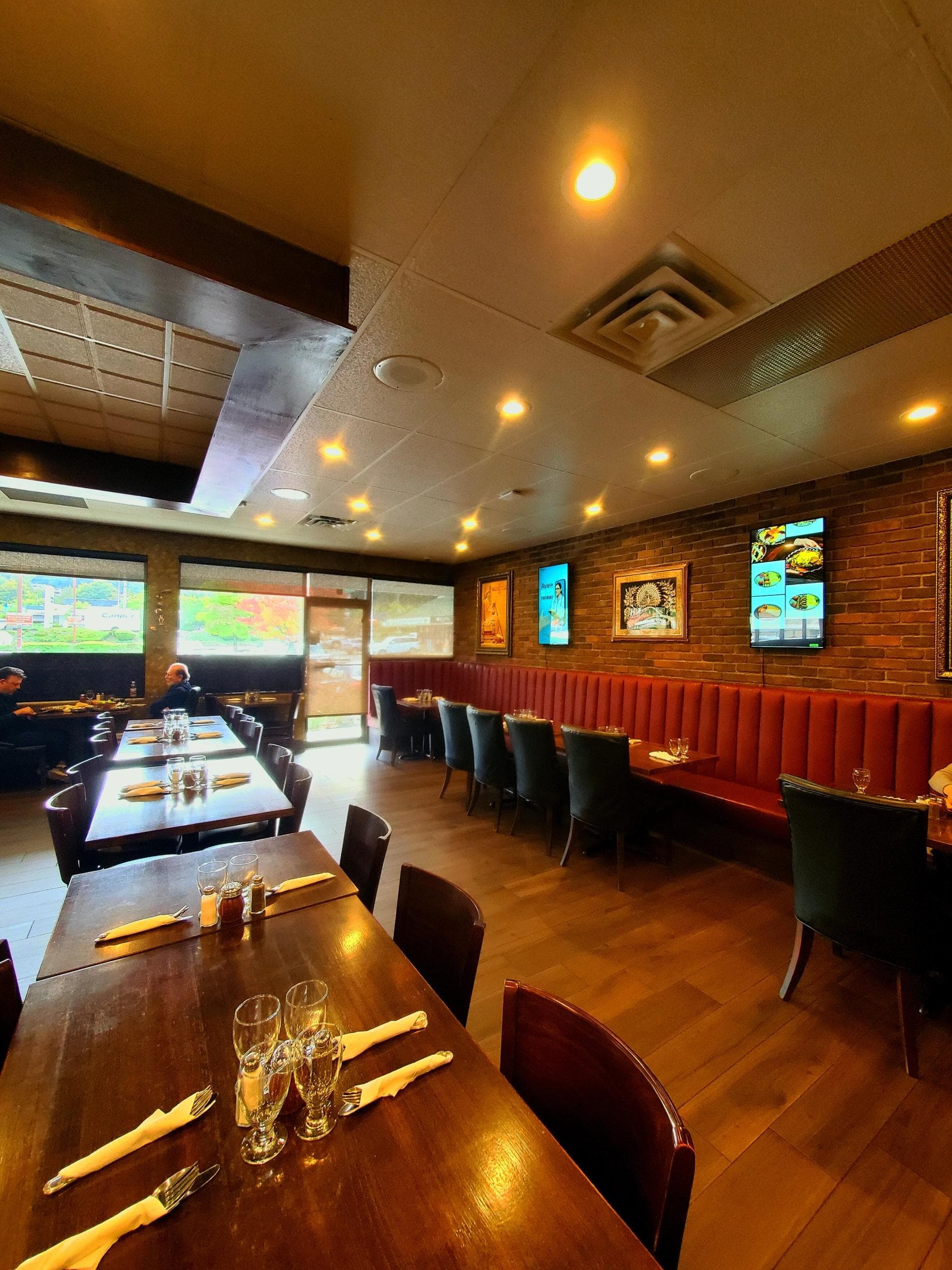 Welcoming Dining Atmosphere